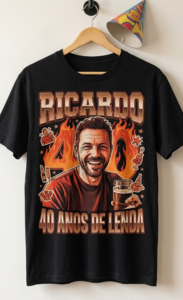 Exemplo de t-shirt personalizada de aniversário, desenhada à mão a partir de uma foto