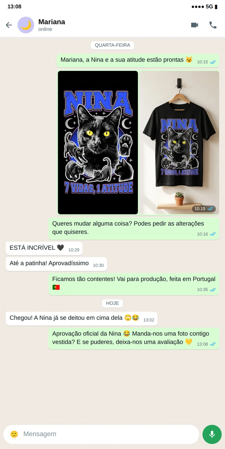 Exemplo de design de t-shirt personalizada com um gato preto aprovado por WhatsApp